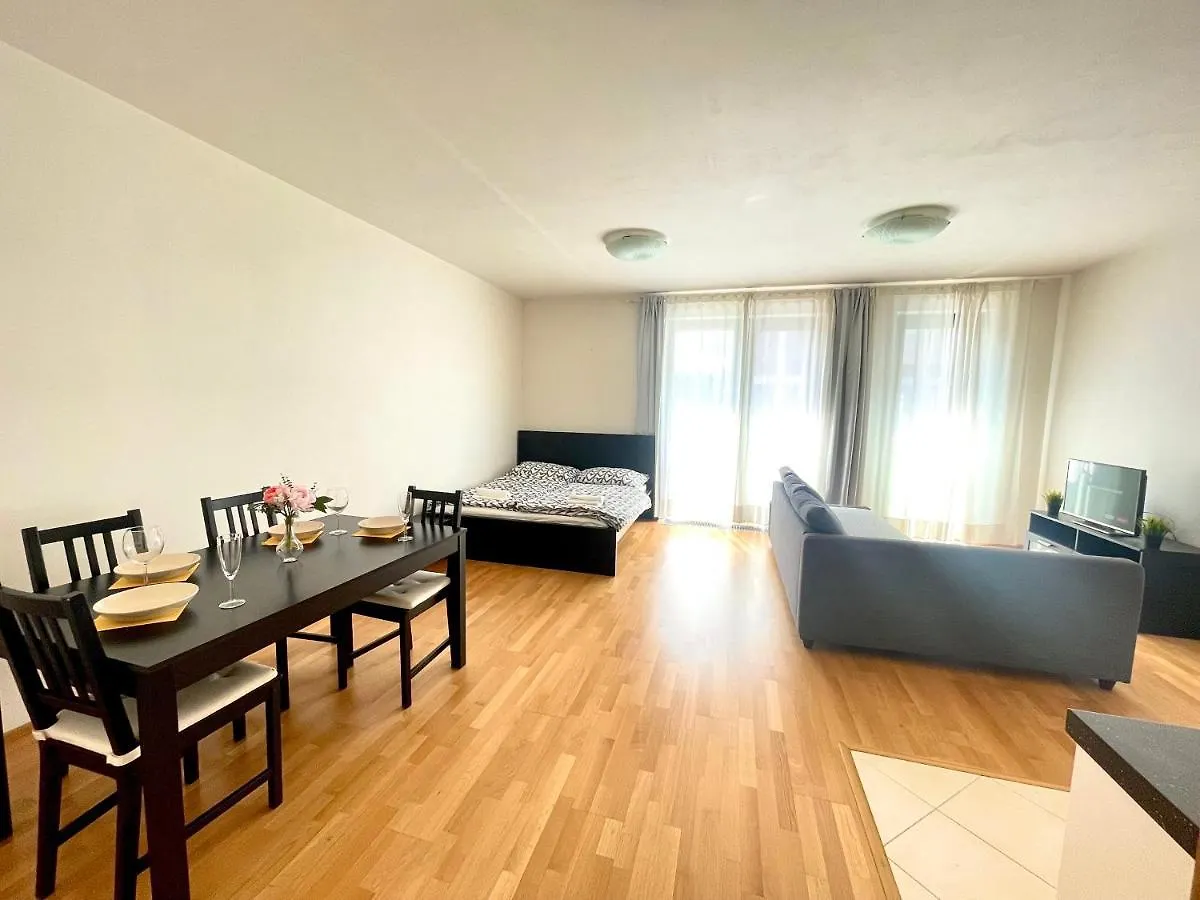 Garden Park Apartment+ Prague Apartment